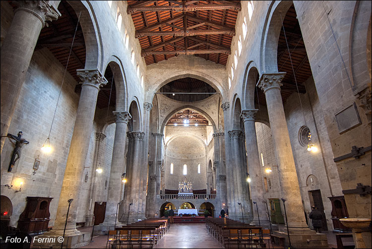 Interno Pieve di Arezzo 