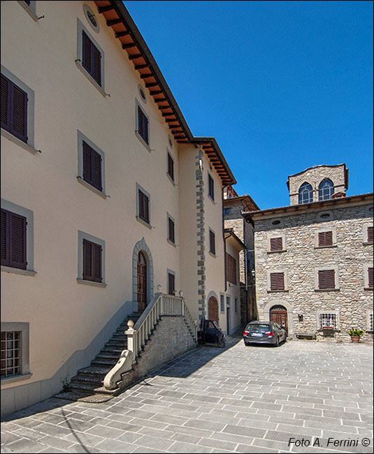 Castel Focognano, la piazza