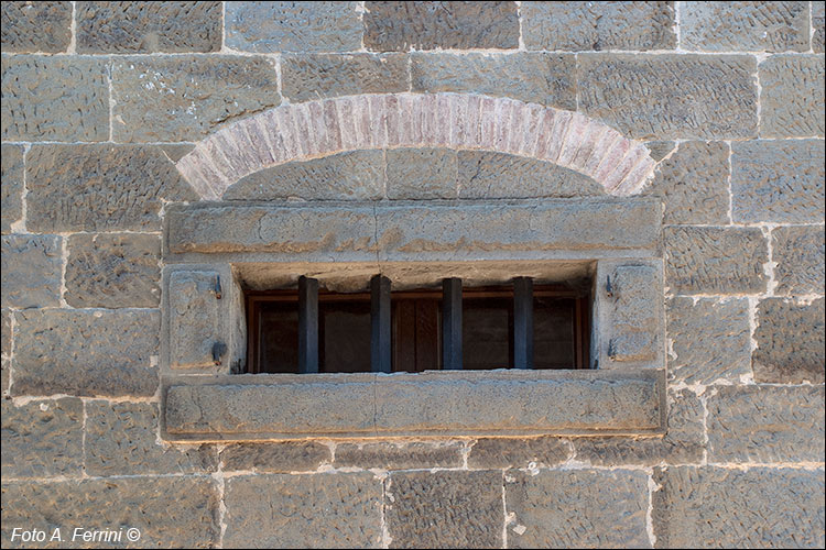 Castel Focognano, particolari architettonici