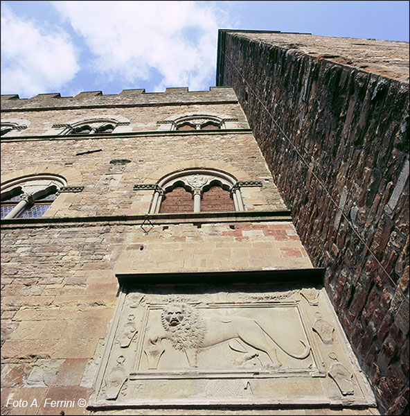 Castello di Poppi, la Porta del Leone