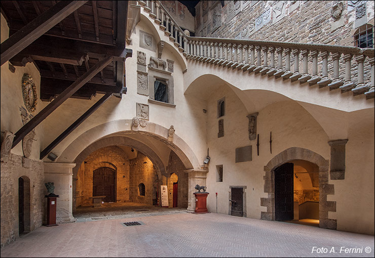 Castello di Poppi, il cortile interno