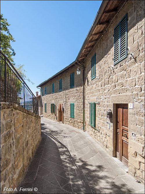 Porciano, architettura del borgo