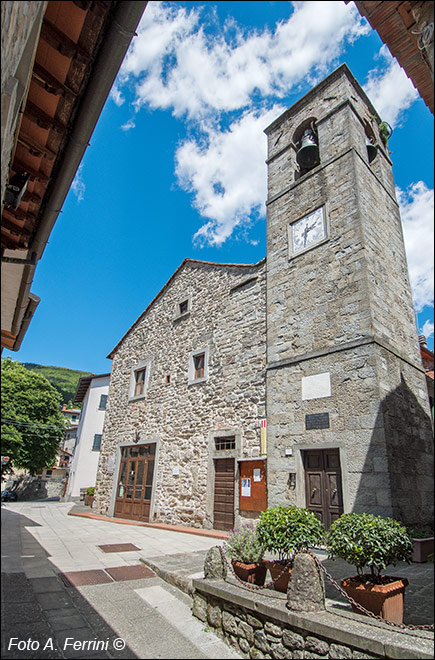 Moggiona, campanile della chiesa