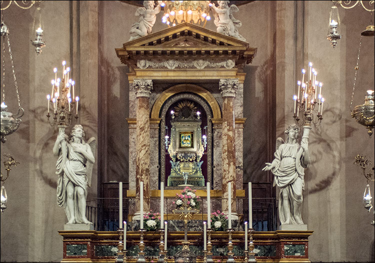 Giuseppe Valadier, l'altare ad Arezzo