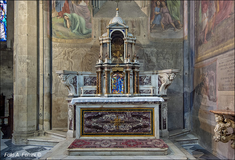 Duomo di Arezzo, altare del SS. Sacramento