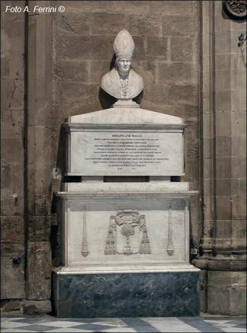 Duomo di Arezzo, monumento per due vescovi