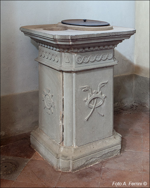 Fonte battesimale di Faltona