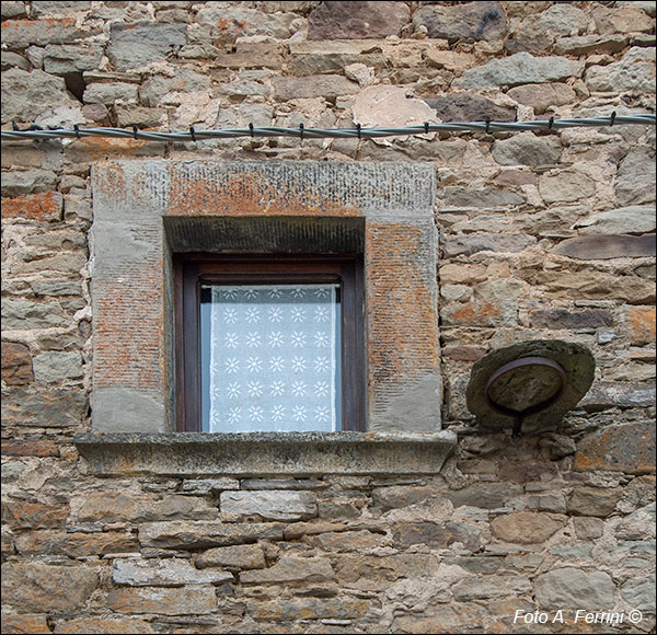 Mensola per il vaso da notte