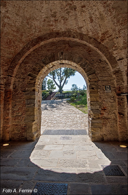 Fortezza di Arezzo, porta interna
