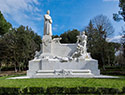 Alessandro Lazzerini, monumento a Petrarca
