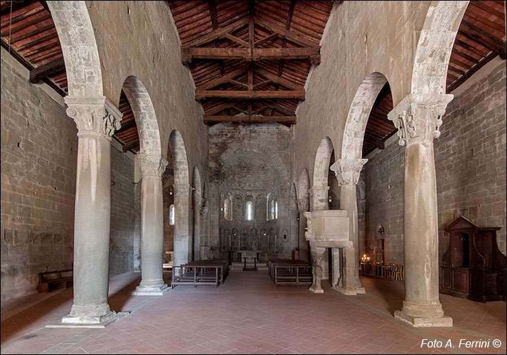 Interno Pieve di Gropina