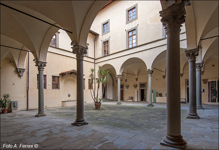 Palazzo Bruni Ciocchi, il cortile