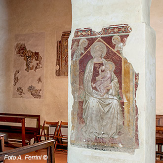Pieve Chiassa Superiore. Affreschi