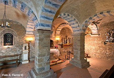 Badia San Fedele, cripta