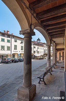 Stia, portici in Piazza Tanucci