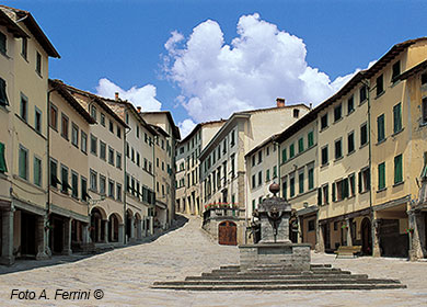 Stia, la fontana in Piazza Tanucci