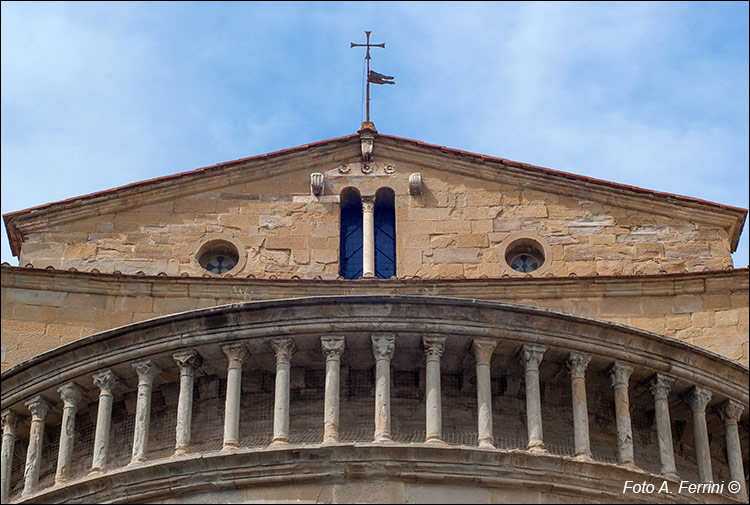 Abside Pieve di Arezzo, loggetta superiore