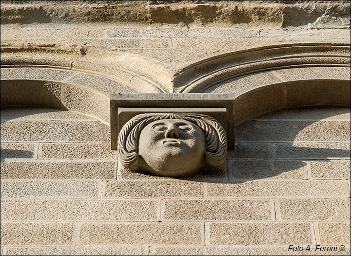 Sculture sulla Pieve di Arezzo