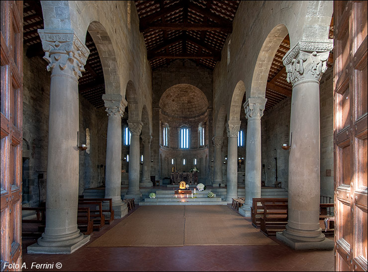 Interno Pieve di Romena.