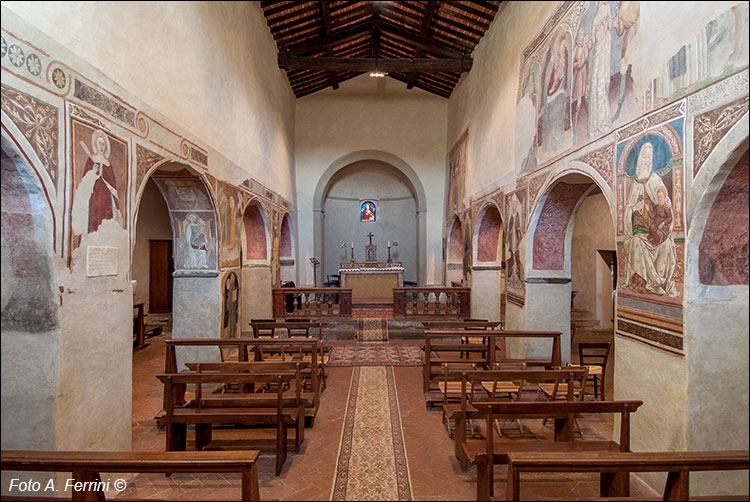 Interno di Pieve a Sietina