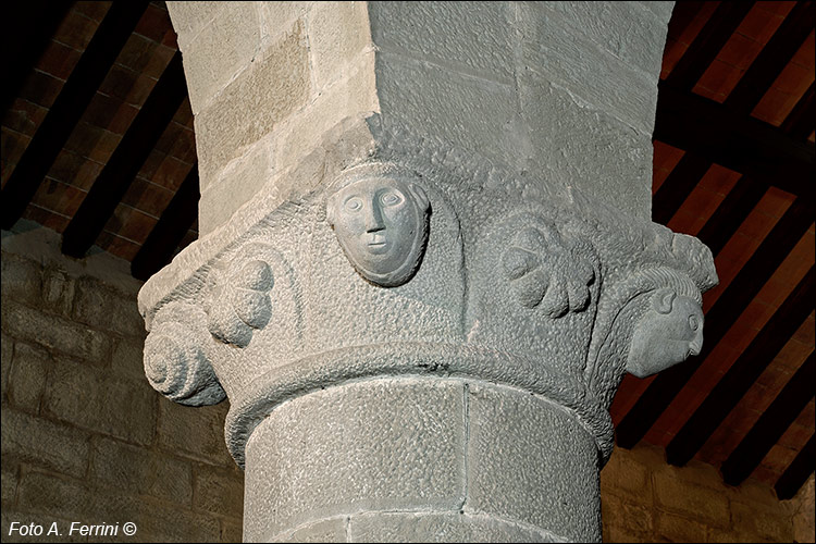 Pieve di Montemignaio, capitelli