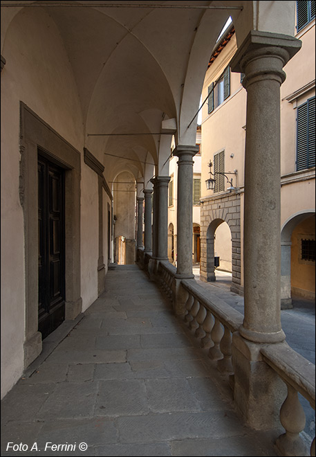 Oratorio Madonna del Morbo, il porticato