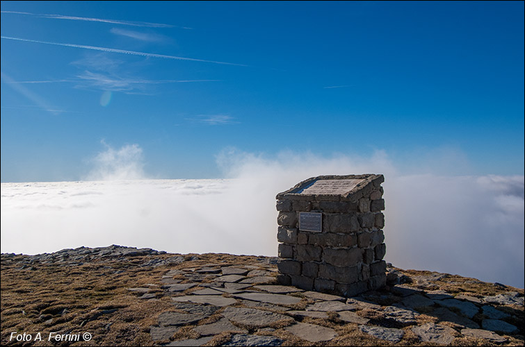 Pratomagno e nebbia