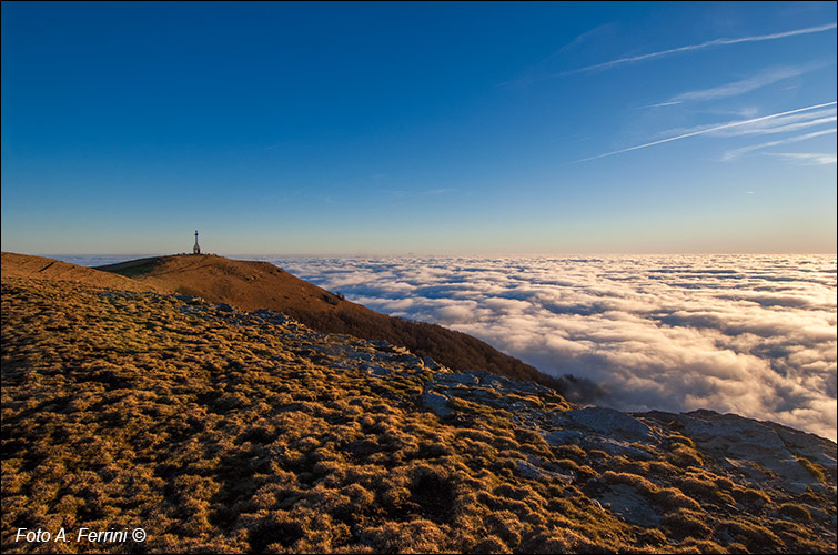 Pratomagno e nebbia