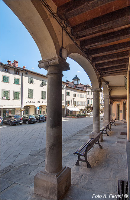 Stia, porticato Palazzo Della Bordella