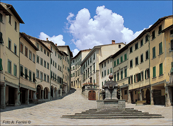 Stia, fontana il Piazza Tanucci