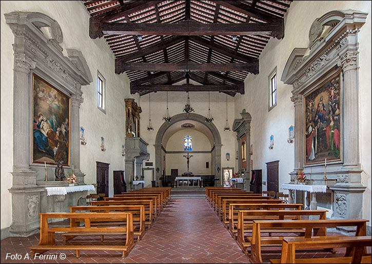 Chiesa di Talla, interno