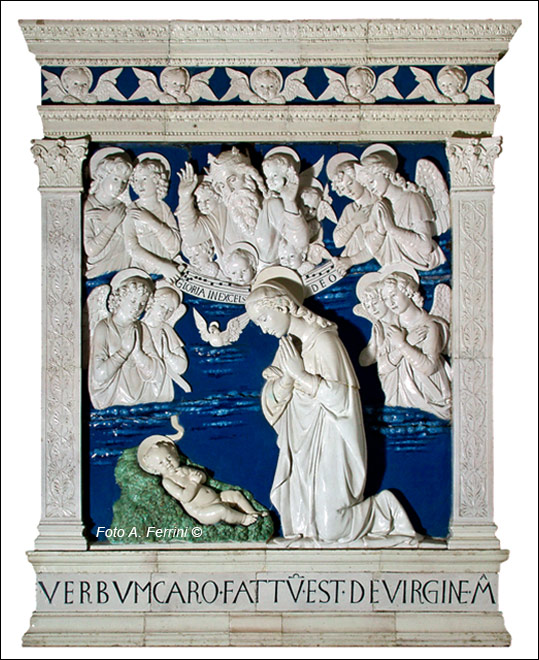 Vergine in adorazione, Della Robbia.