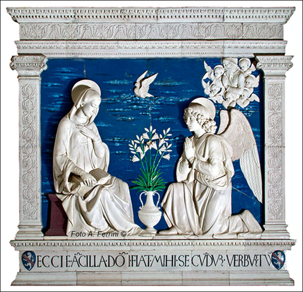 Annunciazione, Della Robbia